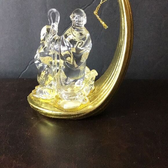 Ornament ￼ Vintage, holy family manger Nativity scene - Picture 5 of 6